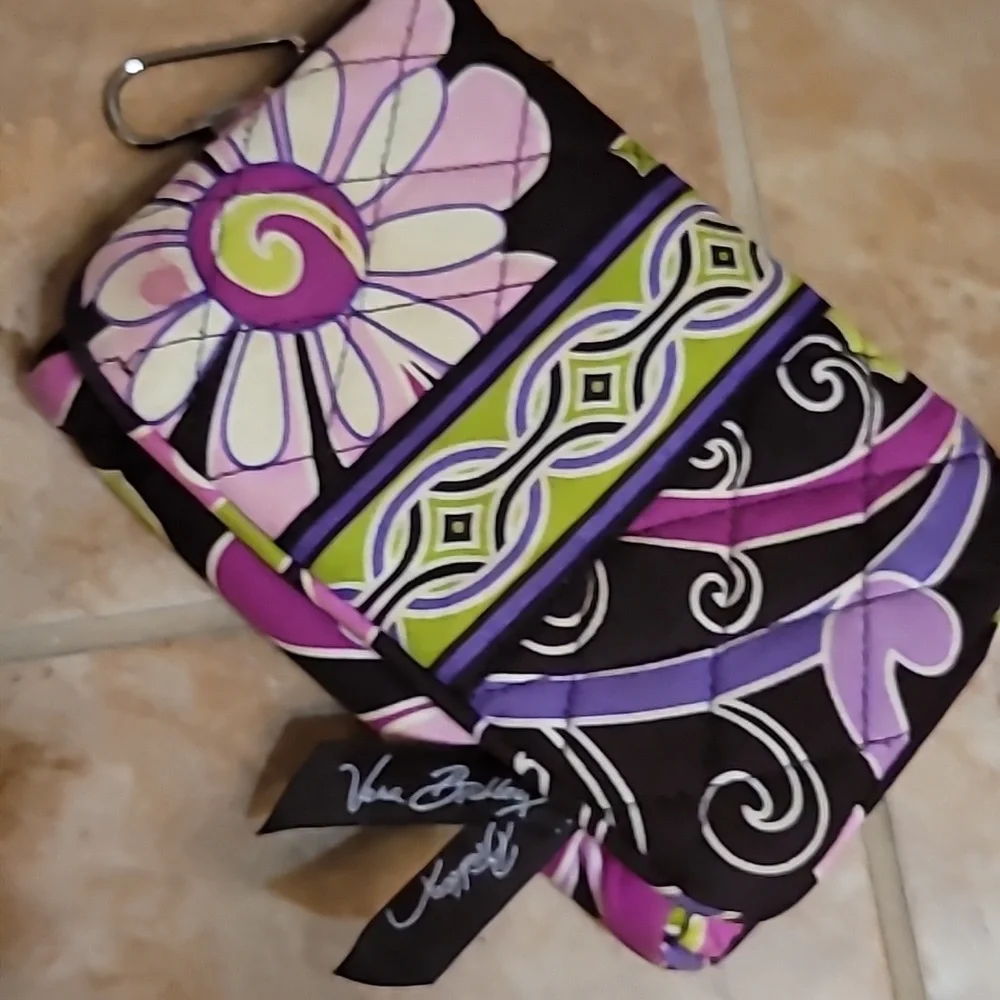 PURPLE PUNCH Vera Bradley Compact TAXI Wallet Clutch Bi-Fold ID Key Chain Coin - Picture 2 of 9